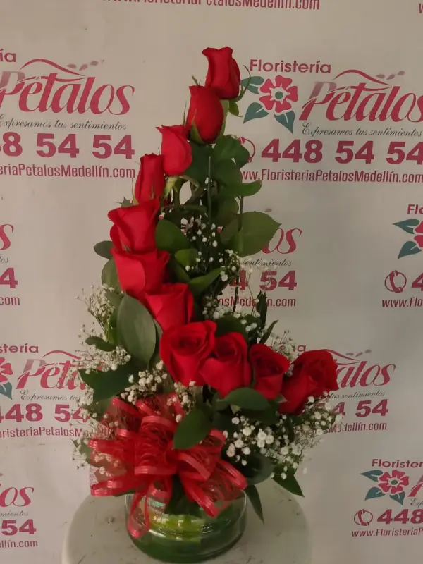 floristeria-medellin-dias-como-este-en-medellin-se-hicieron-para-celebrar-la-dicha-de-tener-siempre-en-medellin-a-personas-tan-especiales-y-maravillosas-como-tu-floristeria-medellin